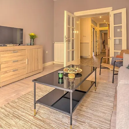 Kalemegdan Ii 公寓 *